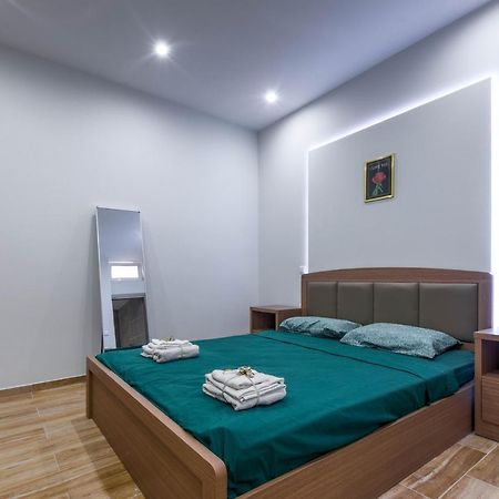 Renovated 2Bd House Close To Pireus Port Buitenkant foto